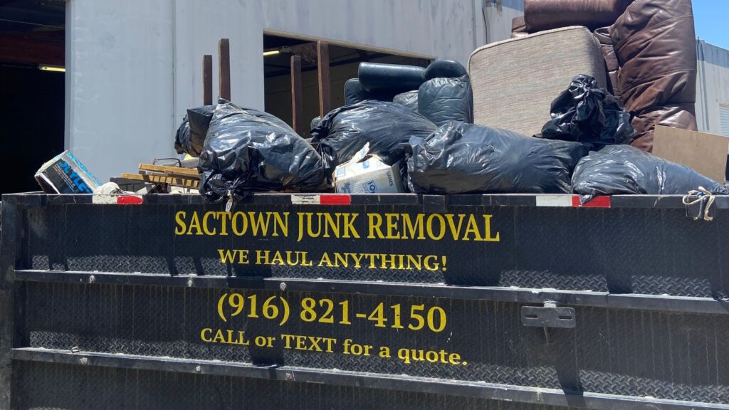 Junk removal in Sacramento, CA