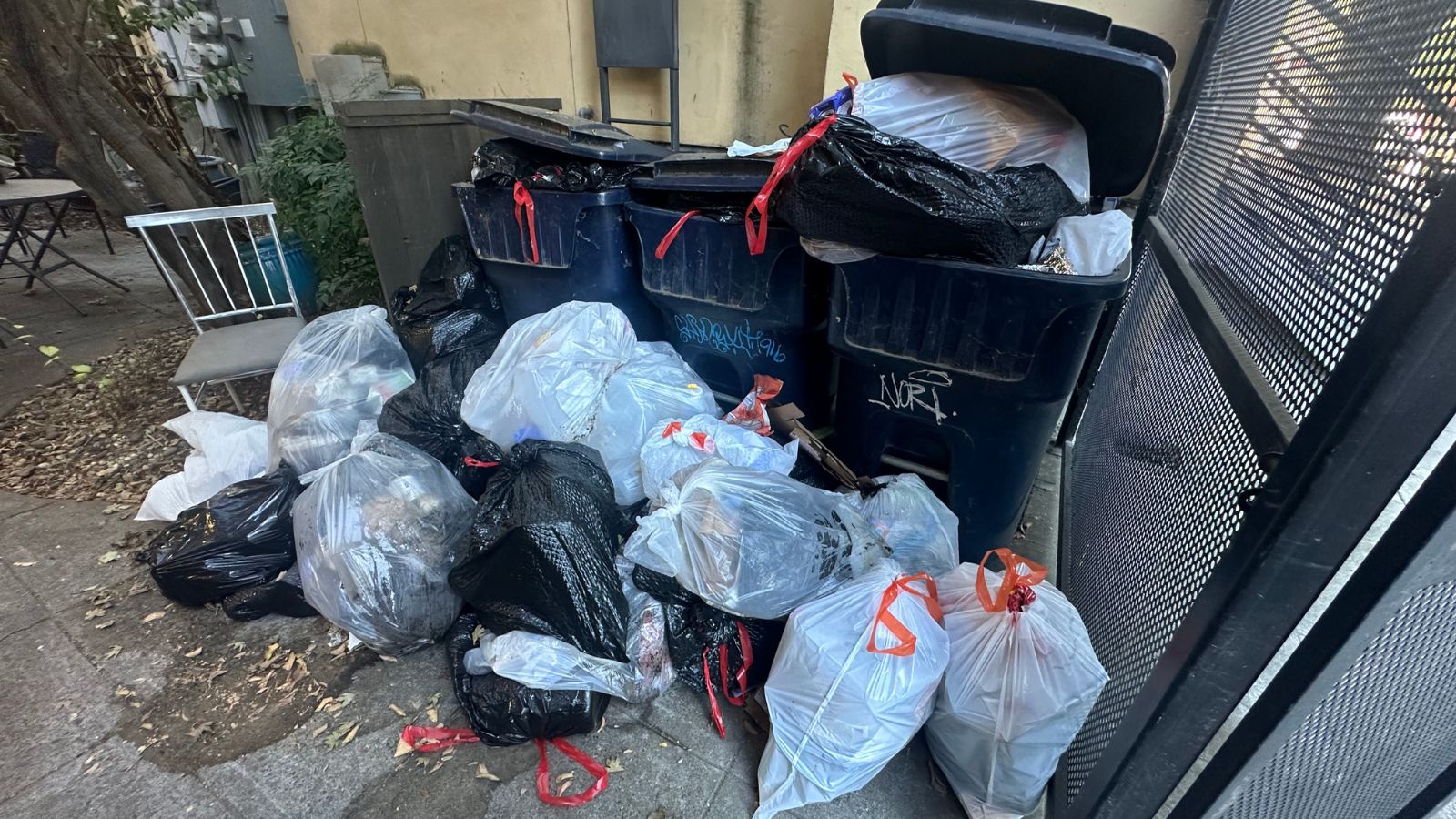 Trash can full of trash in sacramento