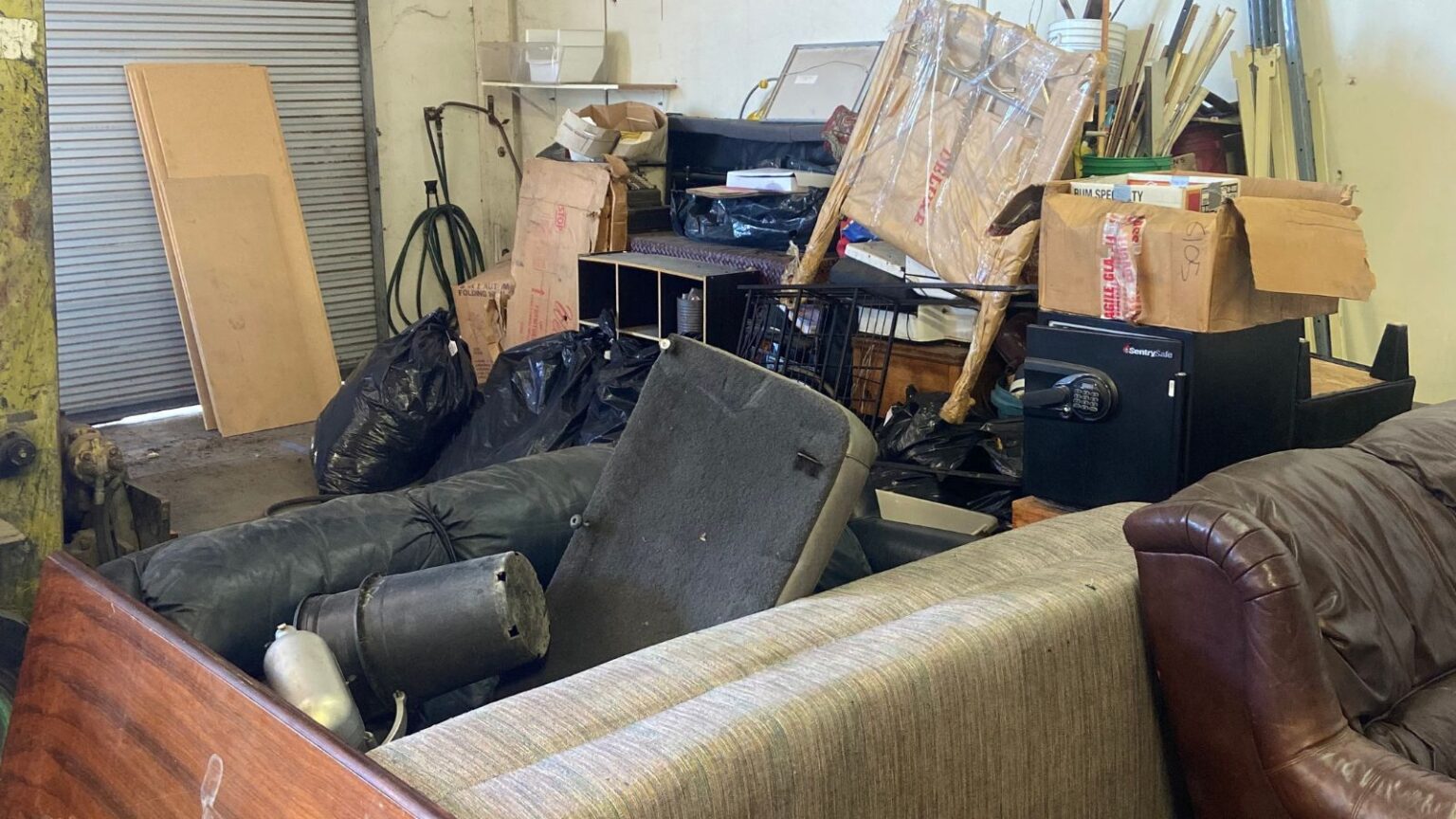 Eviction cleanouts items removal